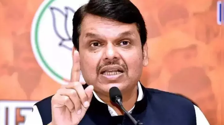 অবৈধ বাংলাদেশিদের ফেরত পাঠানোর ঘোষণা মহারাষ্ট্রের মুখ্যমন্ত্রীর